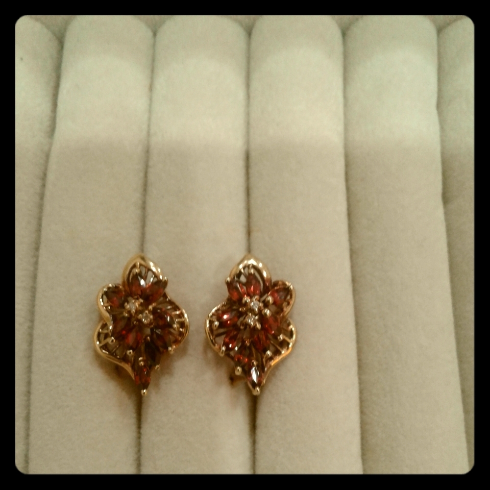 14k yellow gold earring